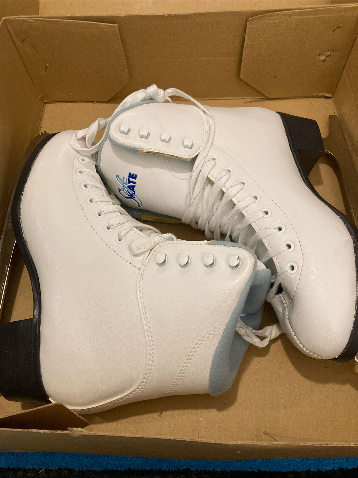 Size 9 Jackson Ultima Gs180 Ladies Softskate Ice Skates Padded Blue Lining