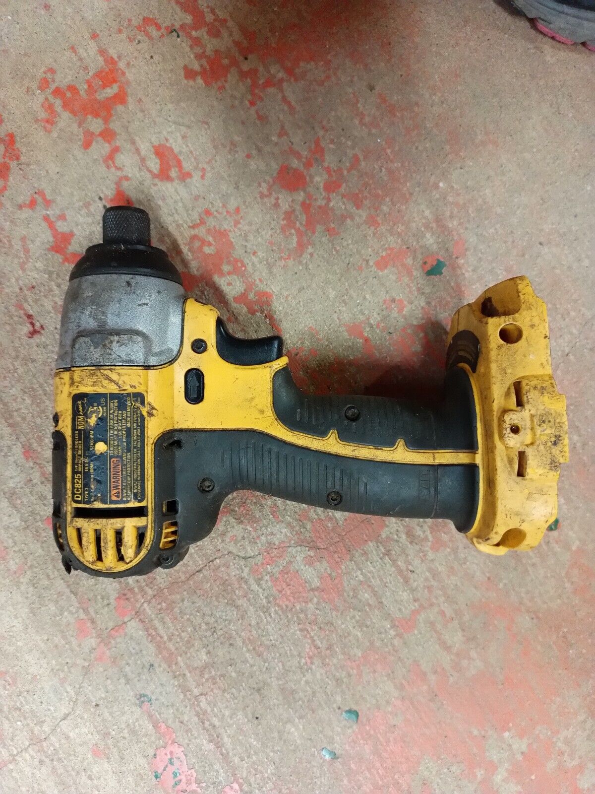 Dewalt Dc825 1/4 Inch Cordless Impact Driver Works Needs Battery & Charger