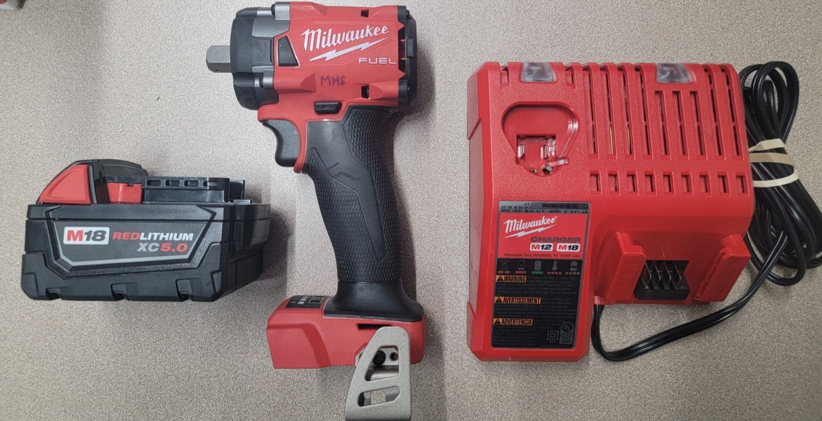 Milwaukee 2855p-20 M18  1/2" Square Pin Impact Wrench W/ 5 Ah Battery & Charger