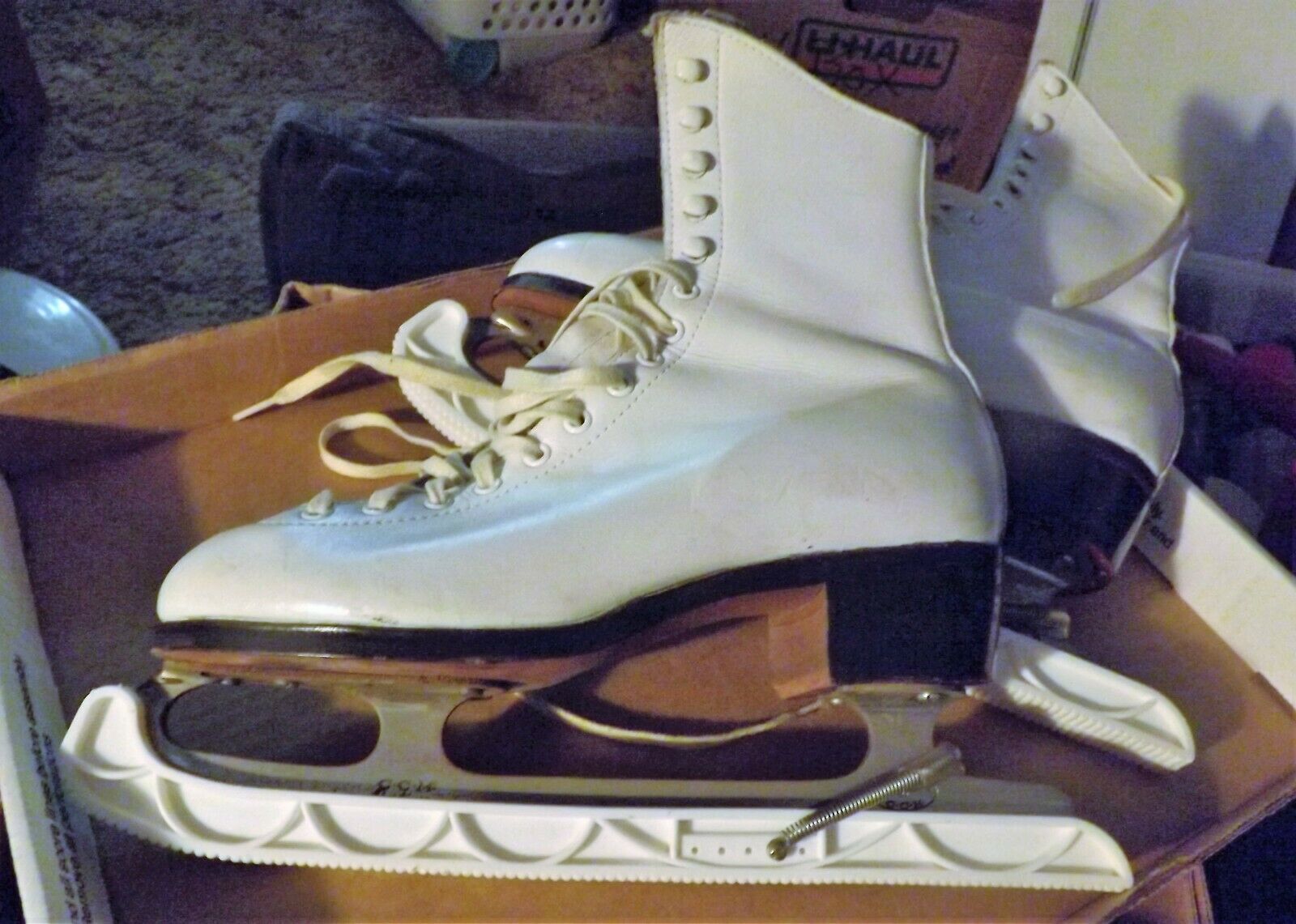 Hyde Ice Skates With Guards Size 6